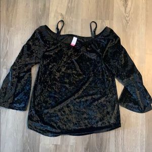 Black 3/4 length off/on shoulder top